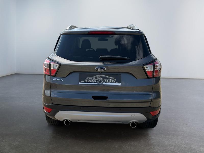 Ford Kuga · Titanium