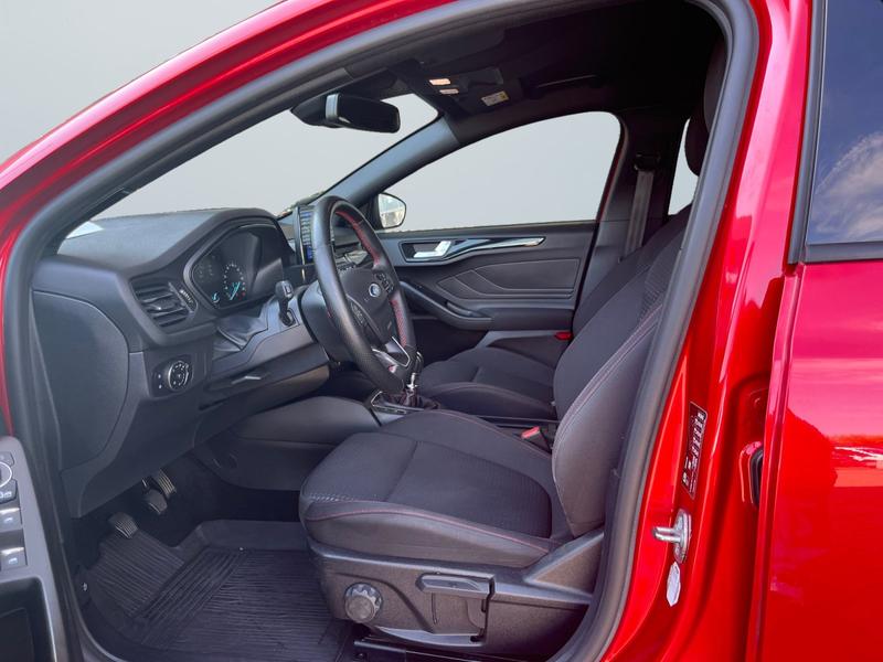 Ford Focus · ST-Line