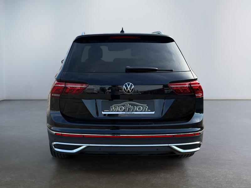 VW Tiguan · Elegance