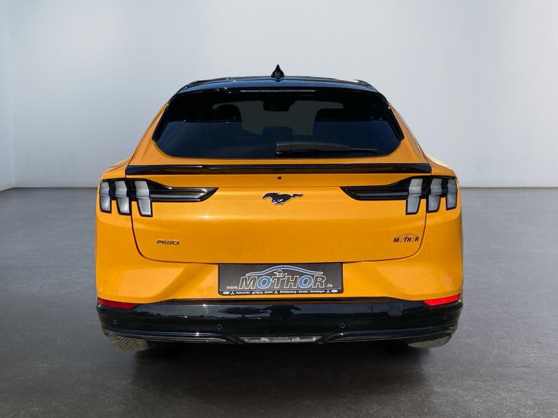 Ford Mustang MACH-E · Premium