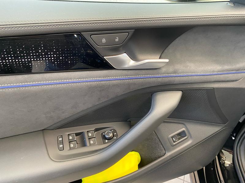 VW Passat Variant · R-Line · Bild 18