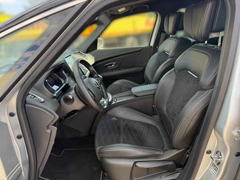 Renault Grand Scenic · Black Edition