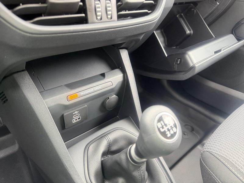 Ford Transit Courier · Trend · Bild 19