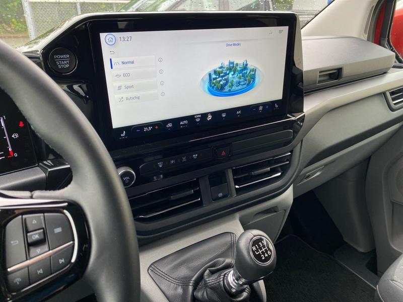 Ford Tourneo Custom · Titanium FWD 320 L1 · Bild 25