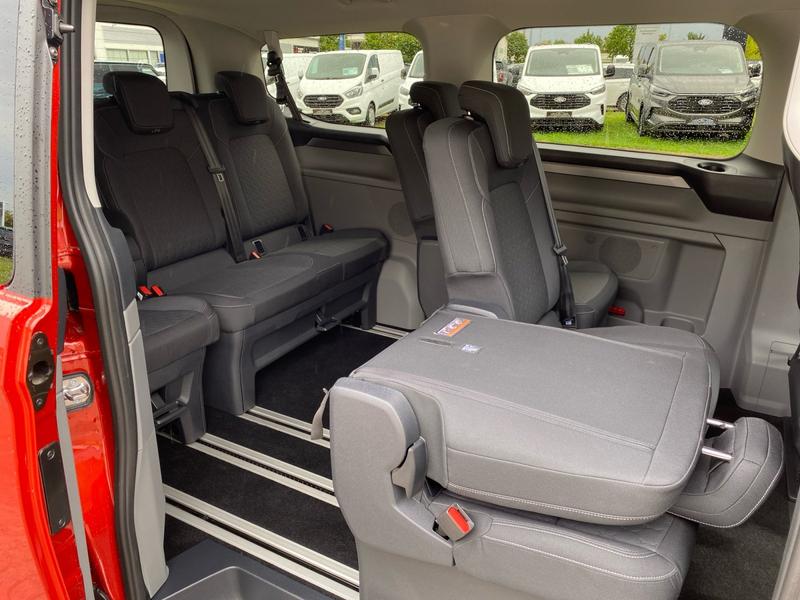 Ford Tourneo Custom · Titanium FWD 320 L1 · Bild 23