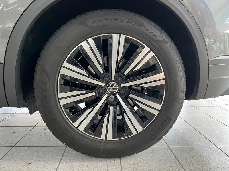 VW Touareg · 3.0 V6 TDI 4x4 DSG Parklenkassistent · Bild 17