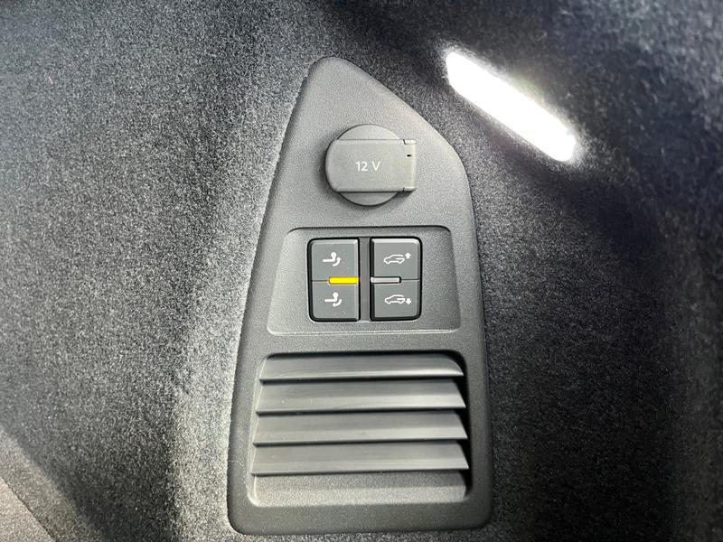 VW Touareg · 3.0 V6 TDI 4x4 DSG Parklenkassistent · Bild 19