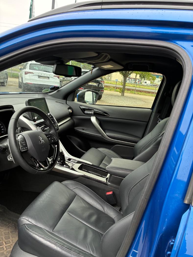 Mitsubishi Eclipse Cross · Top AHK LED PDC Schiebedach