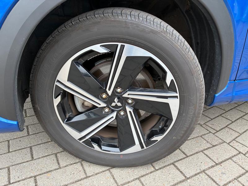 Mitsubishi Eclipse Cross · Top AHK LED PDC Schiebedach · Bild 17