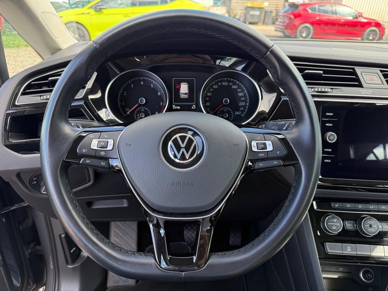 VW Touran · Highline · Bild 20