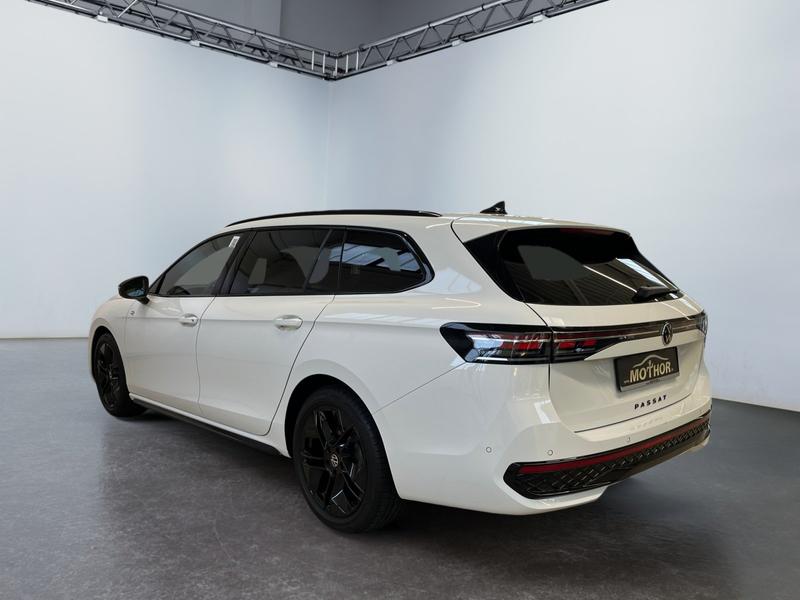 VW Passat Variant · R-Line