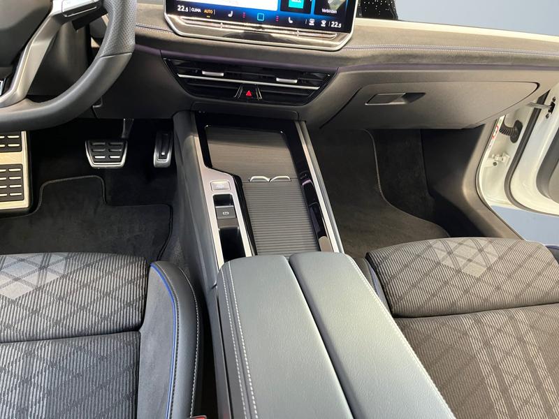 VW Passat Variant · R-Line · Bild 8