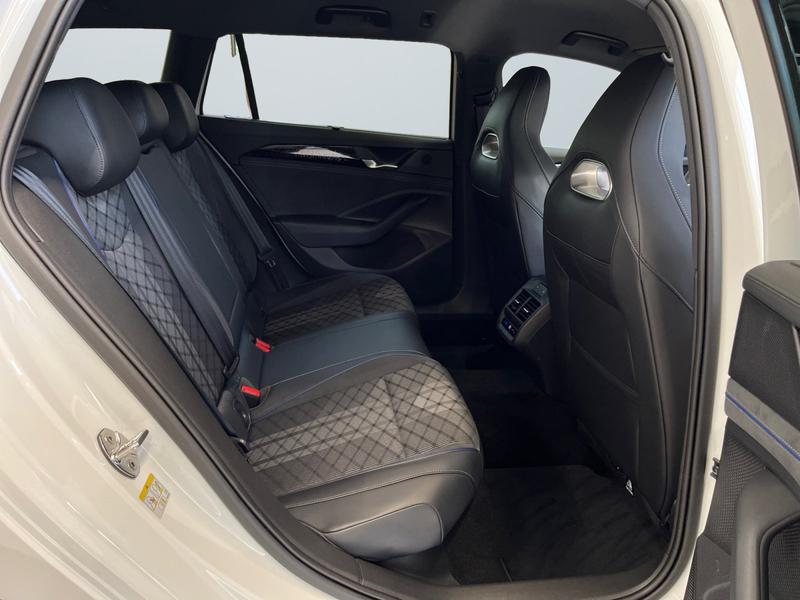 VW Passat Variant · R-Line · Bild 10