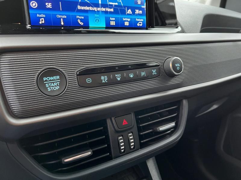 Ford Tourneo Courier · Titanium · Bild 16
