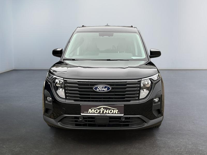 Ford Tourneo Courier · Titanium