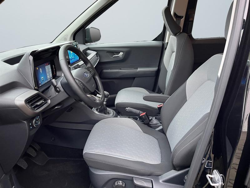 Ford Tourneo Courier · Titanium