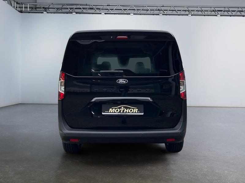 Ford Tourneo Courier · Titanium