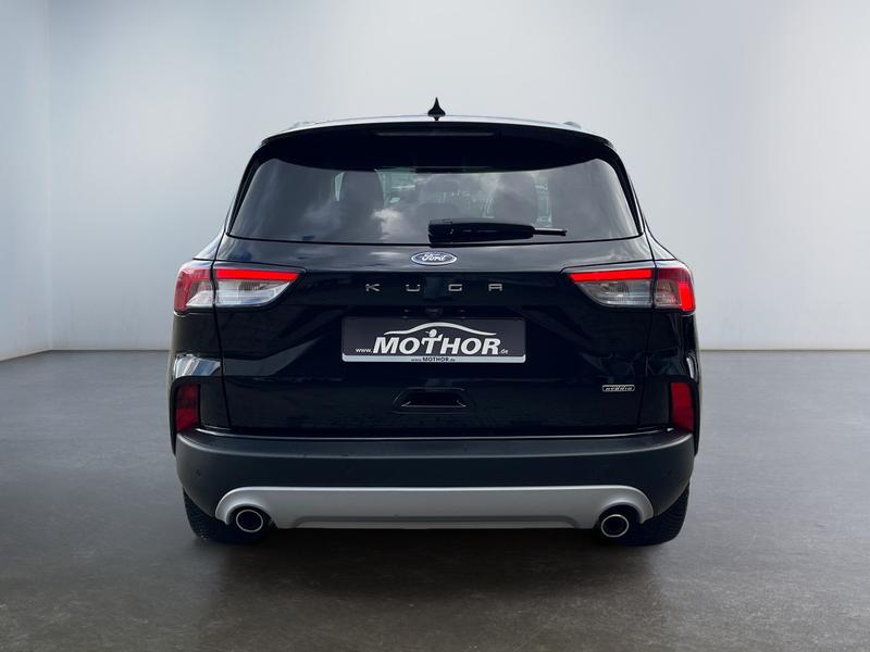 Ford Kuga · Titanium