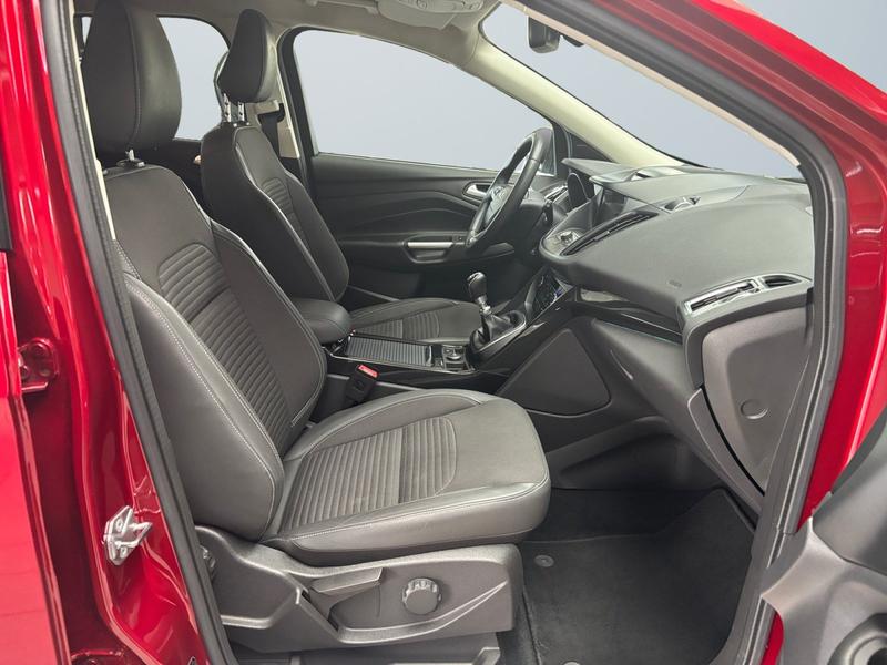 Ford Kuga · Titanium · Bild 10