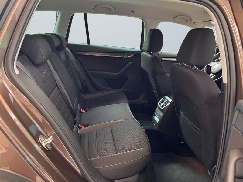 Skoda Octavia · Scout · Bild 11