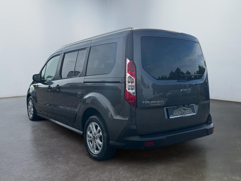 Ford Grand Tourneo · Trend