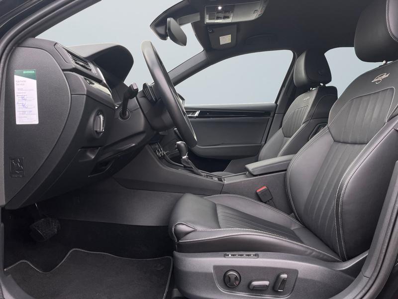 Skoda Superb · L&K