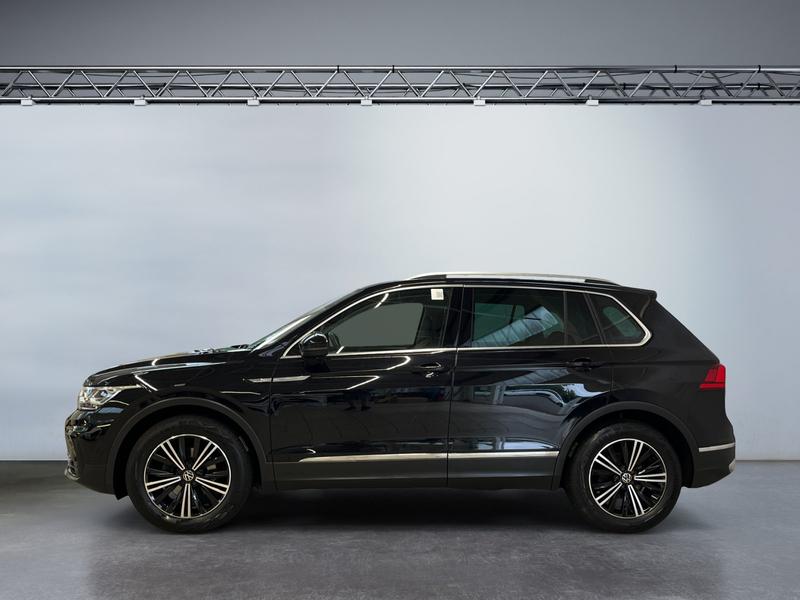 VW Tiguan · Elegance