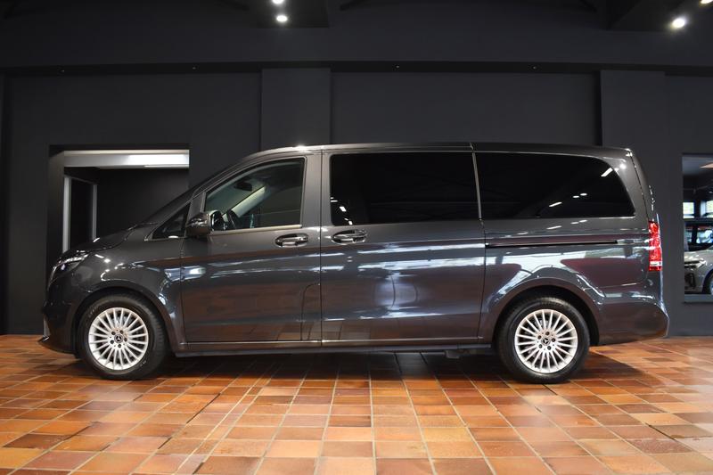 Mercedes-Benz V 220