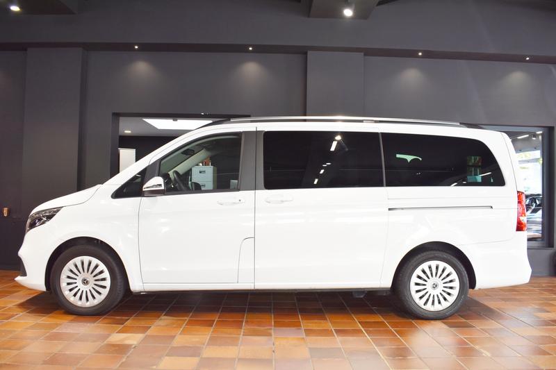 Mercedes-Benz V 220