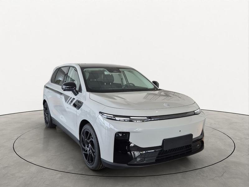 Leapmotor B10