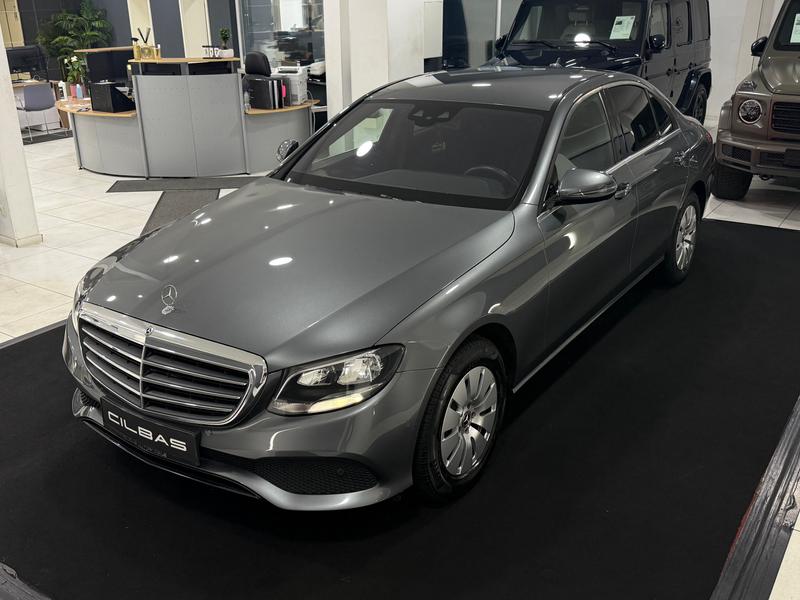 Mercedes-Benz E 220