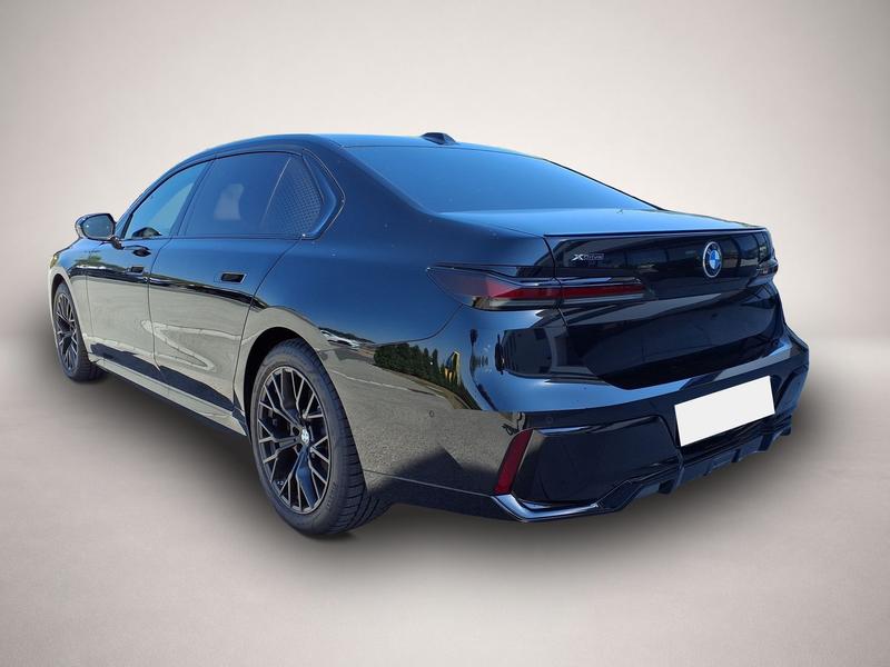 BMW 740