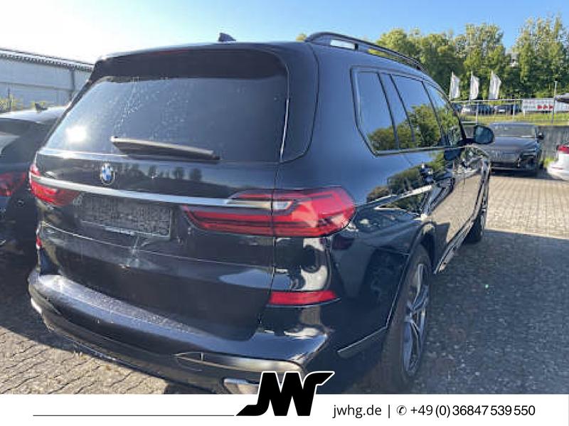 BMW X7 M50